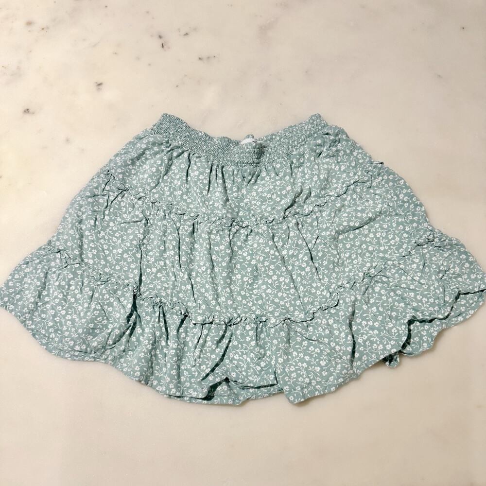 Hollister Size M Ultra High-Rise Green Floral Ruffle Short A-Line Skirt